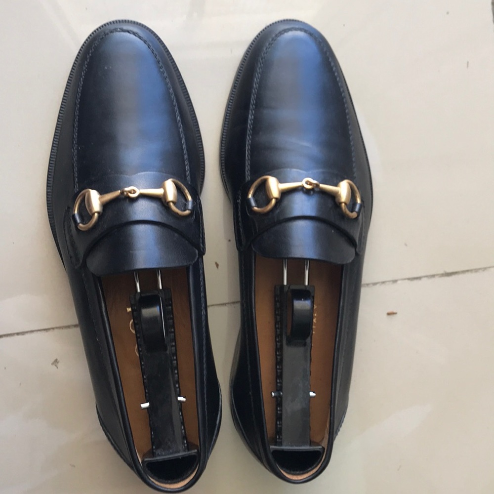 Gucci shoes size 7 D